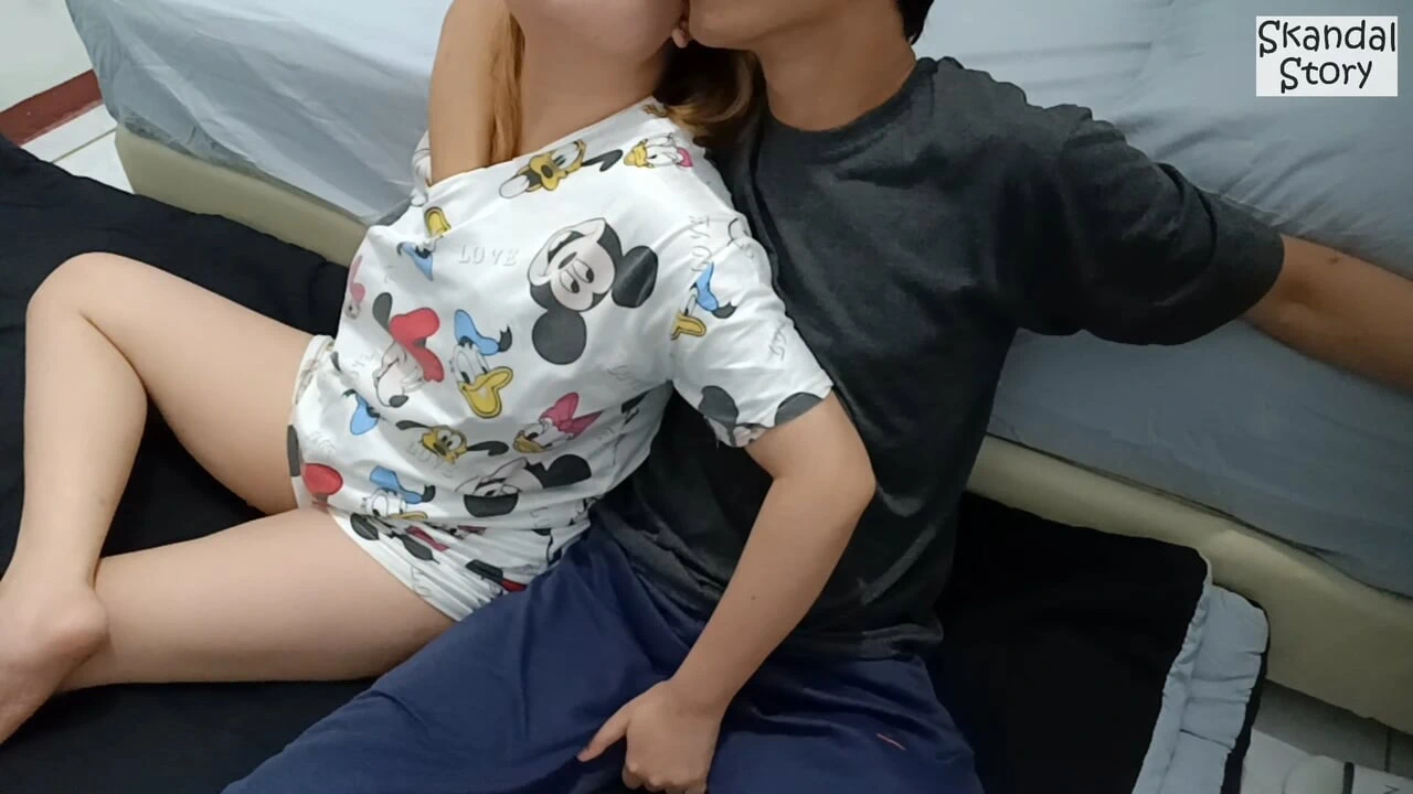 Dating a Sexy Stepsister