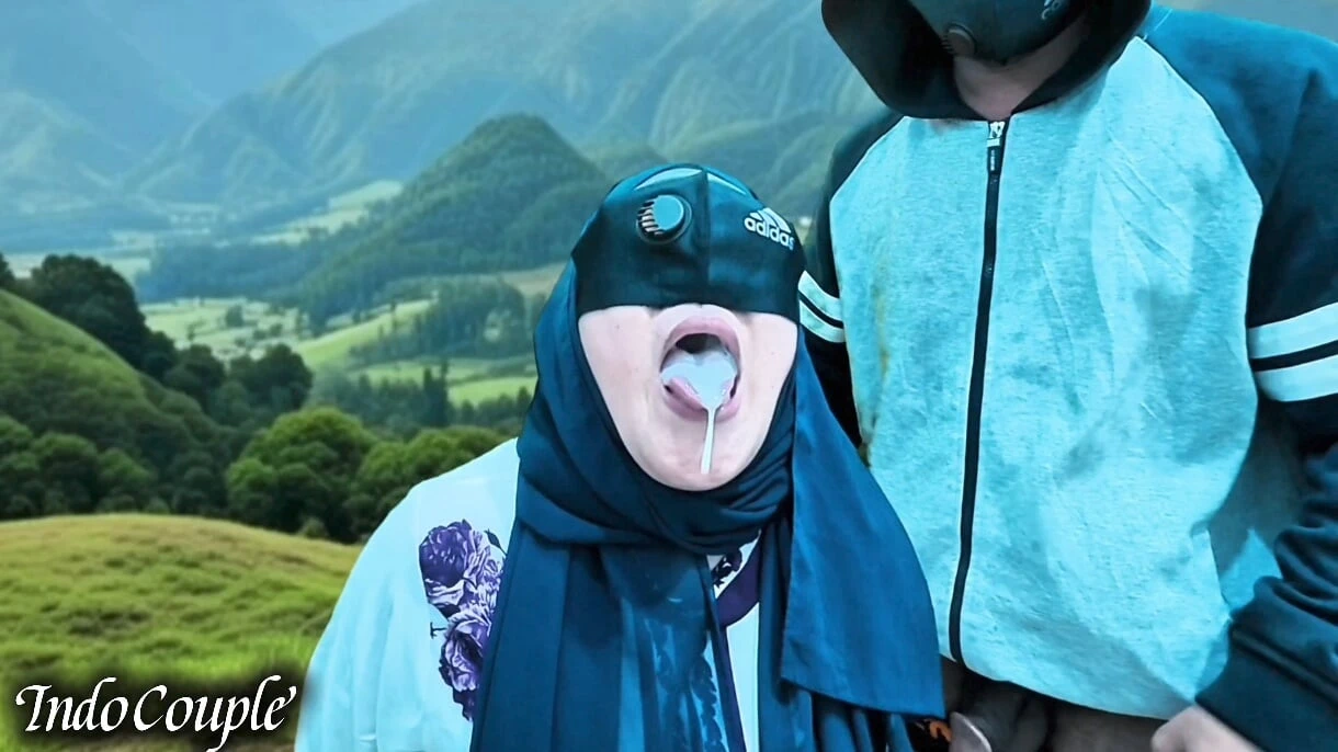 Istri muslim berhijab selingkuh saat suaminya liburan ke Bali sama pacarnya sampai telan sperma .real life istri selingkuh